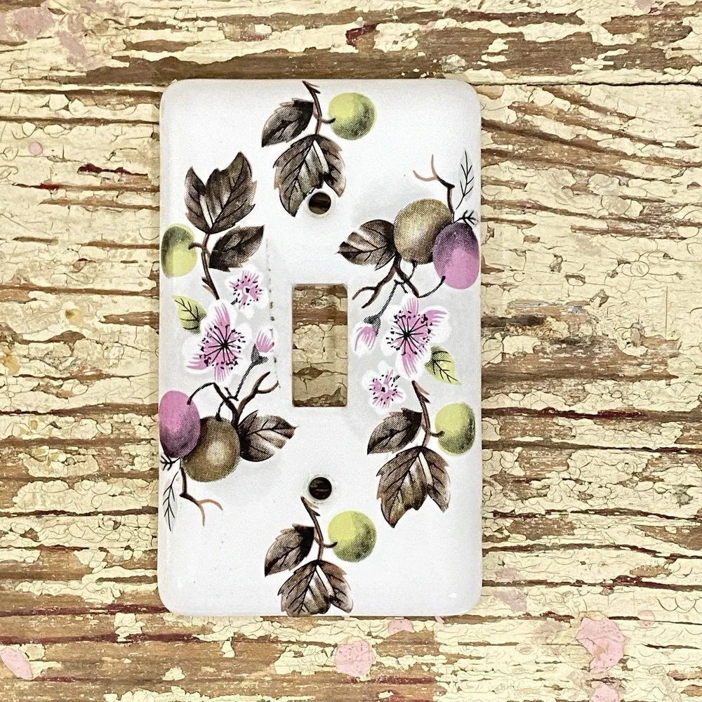Vintage Porcelain Single Light Switch Cover‎ Purple & Green Grapes Hand Painted